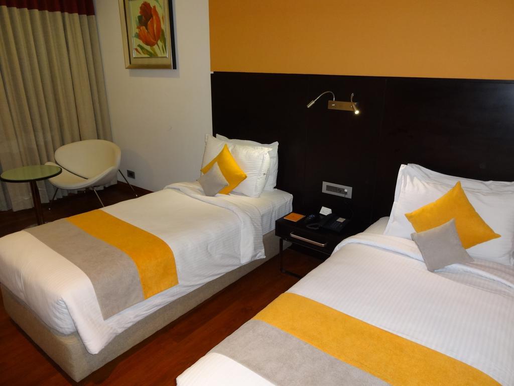 Astoria Hotels מדוראי מראה חיצוני תמונה